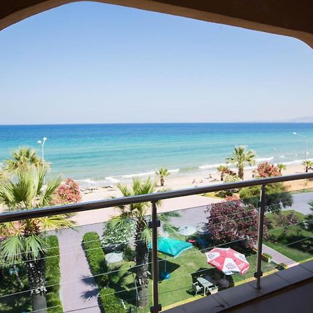 קוסדסי Holiday Hotel מראה חיצוני תמונה