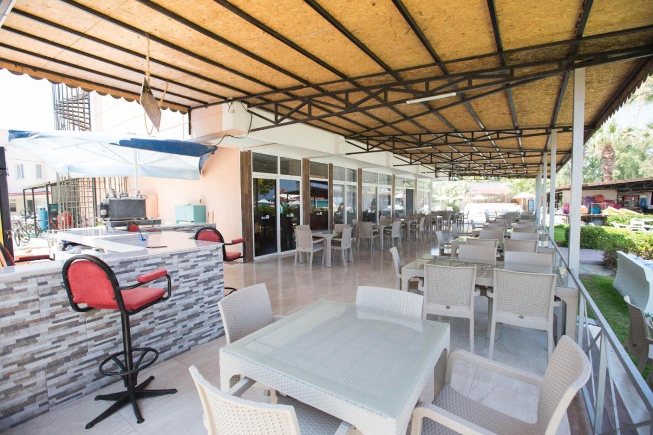 קוסדסי Holiday Hotel מראה חיצוני תמונה