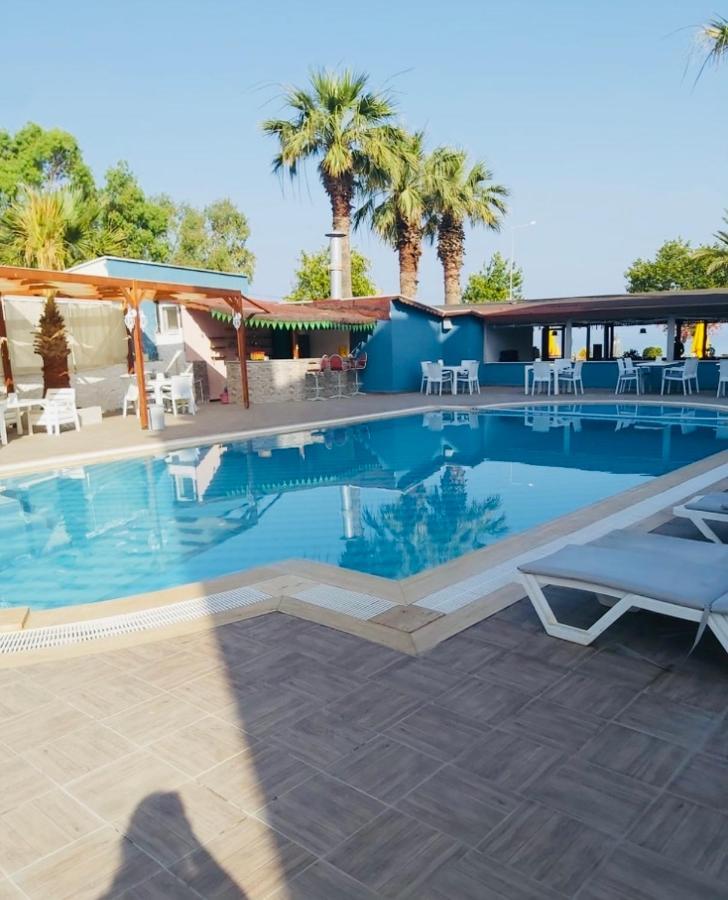 קוסדסי Holiday Hotel מראה חיצוני תמונה